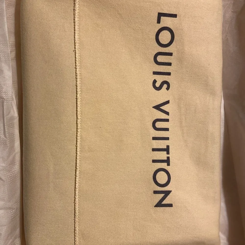 louis vuitton toiletry bag 26 - Picture 4 of 4